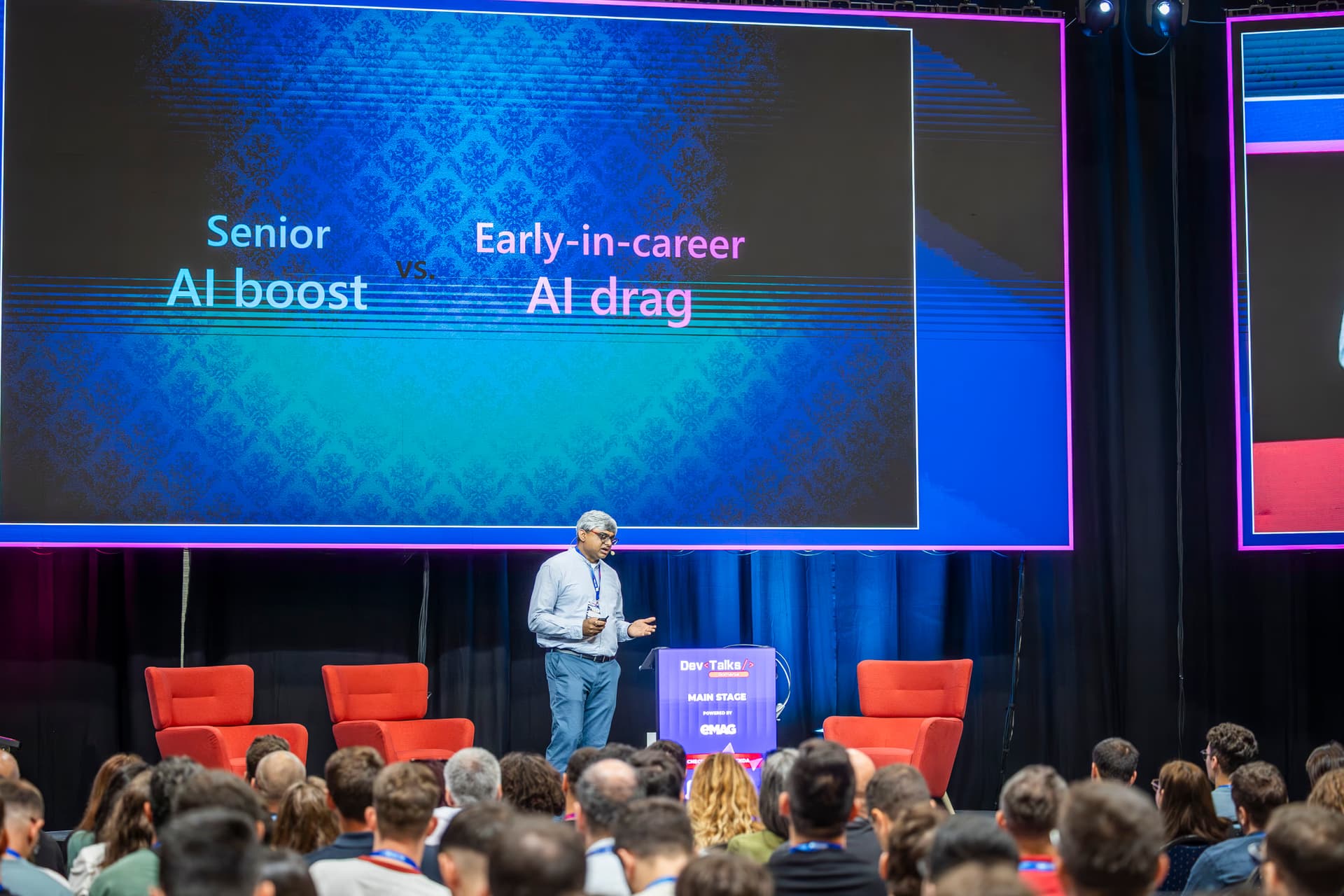 devtalks-2026-main-stage-senior-ai-boost-early-career-drag