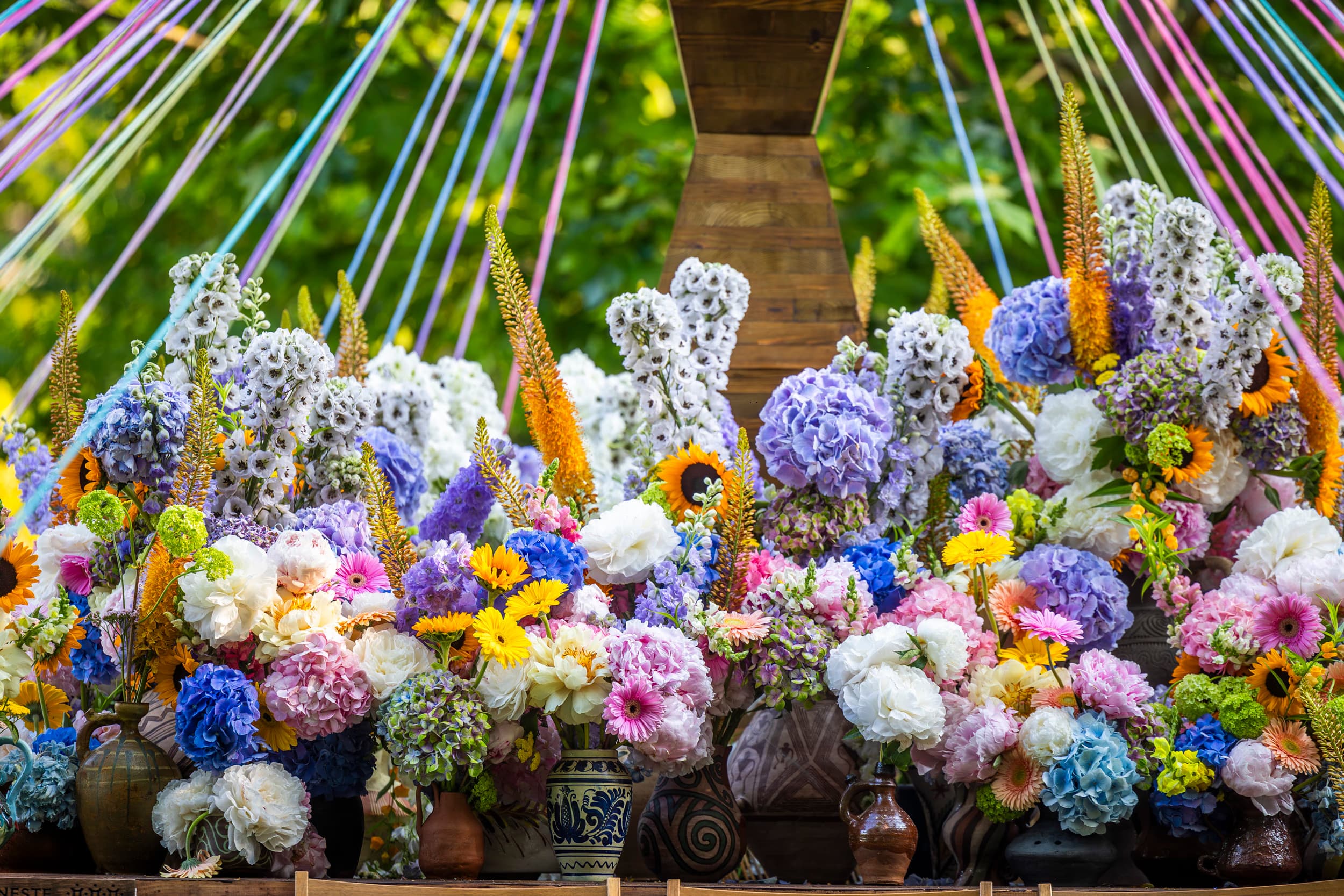festivalul-florilor-2026-baza-stalp-hortensii-gerbera-detaliu
