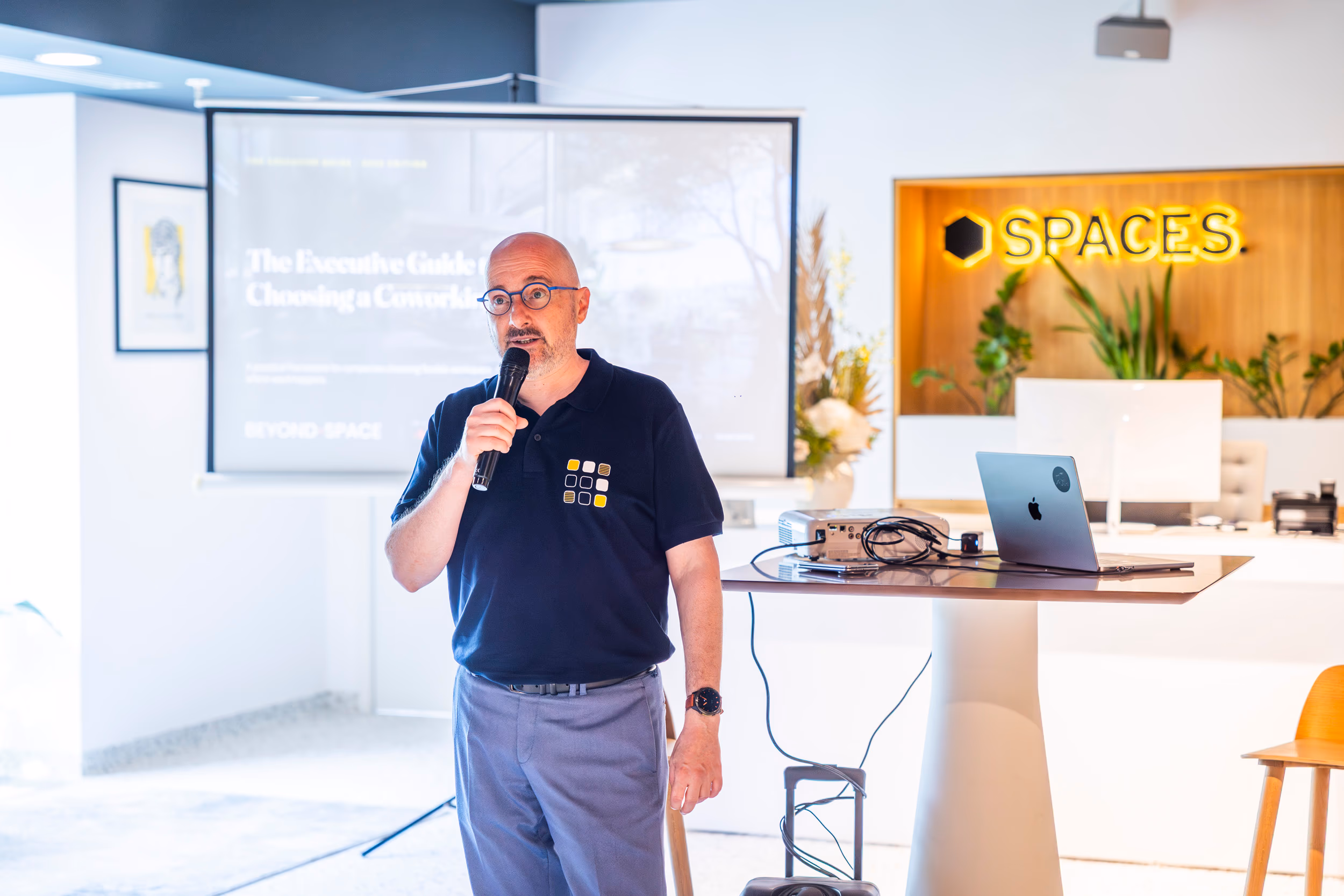noaptea-coworking-bucuresti-2026-hero-cristian-vasiliu-deschidere-spaces