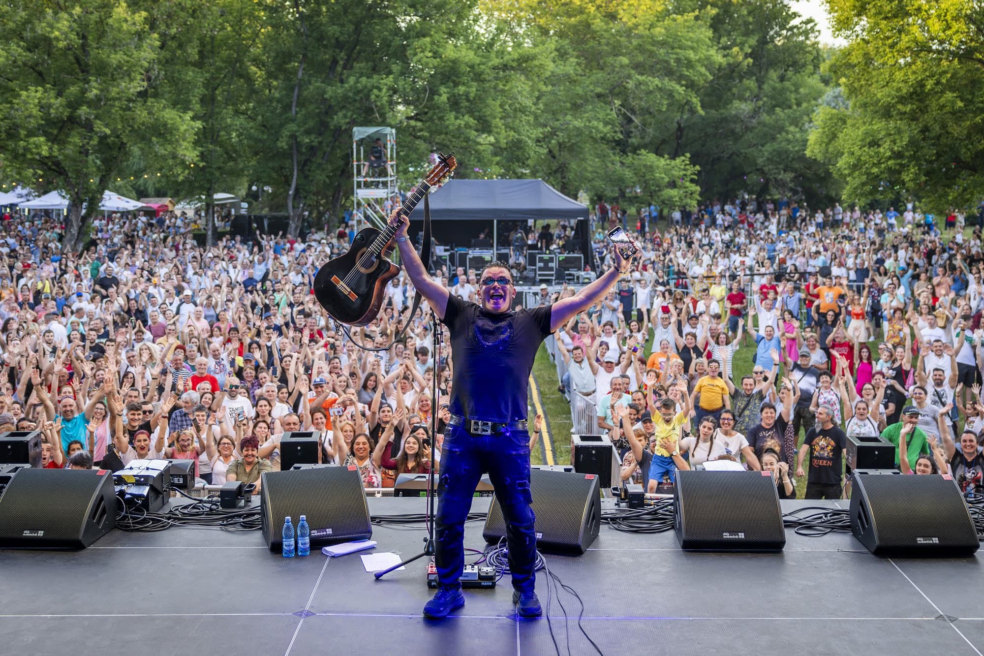 Un om și o chitară — Marty Cintron, No Mercy. Foto: AdiCoco.com