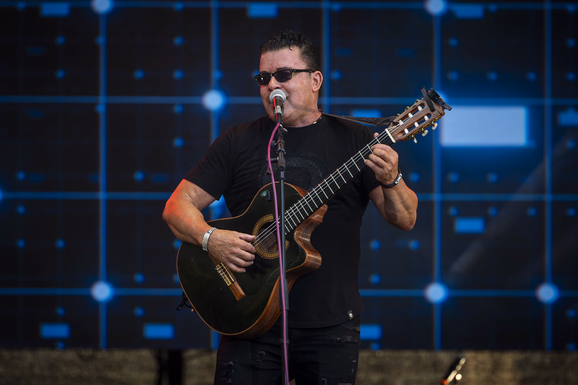 Marty Cintron, a concert portrait. Photo: AdiCoco.com