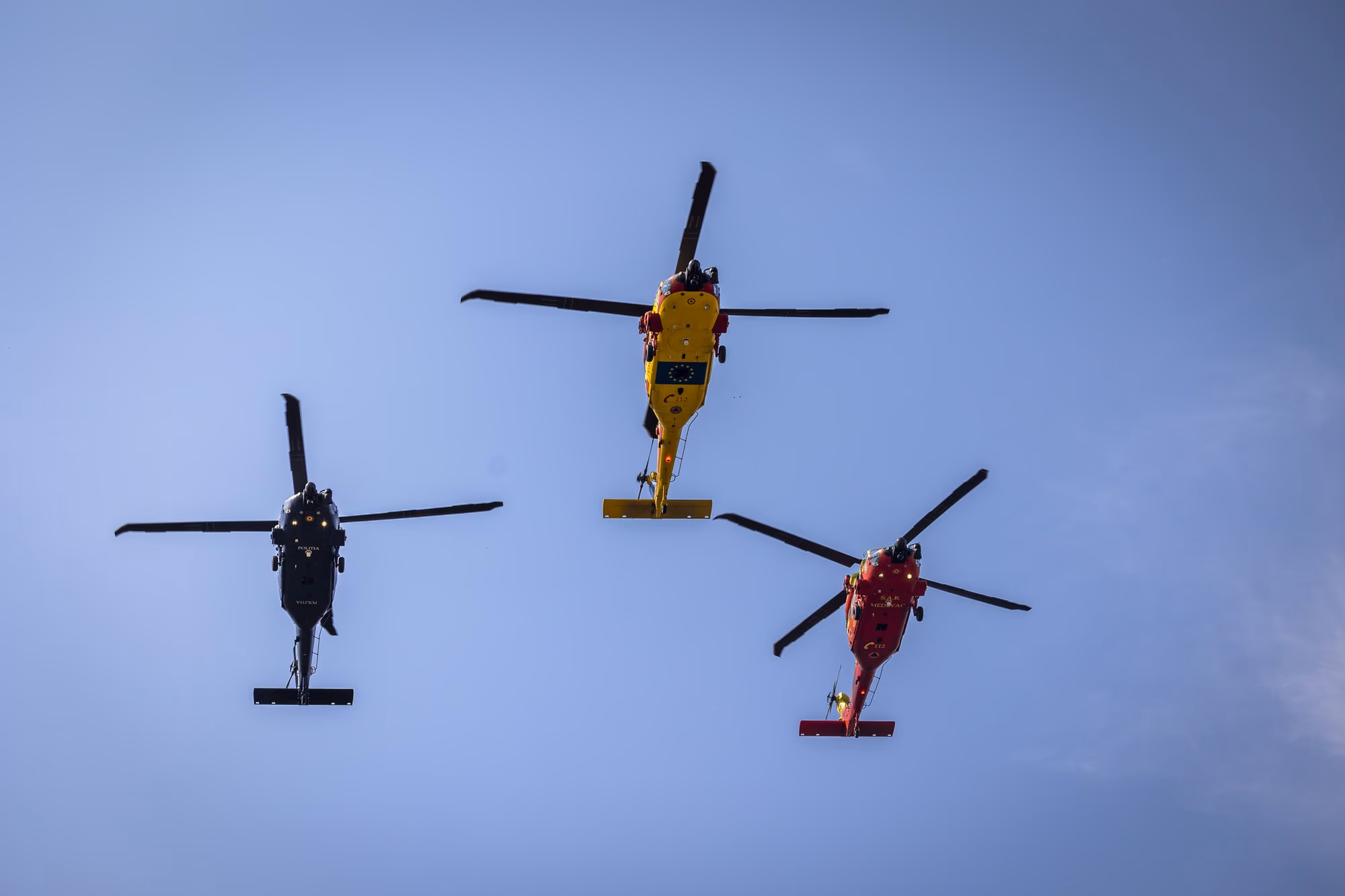 A belügy helikopterei kötelékben. Fotó: AdiCoco.com