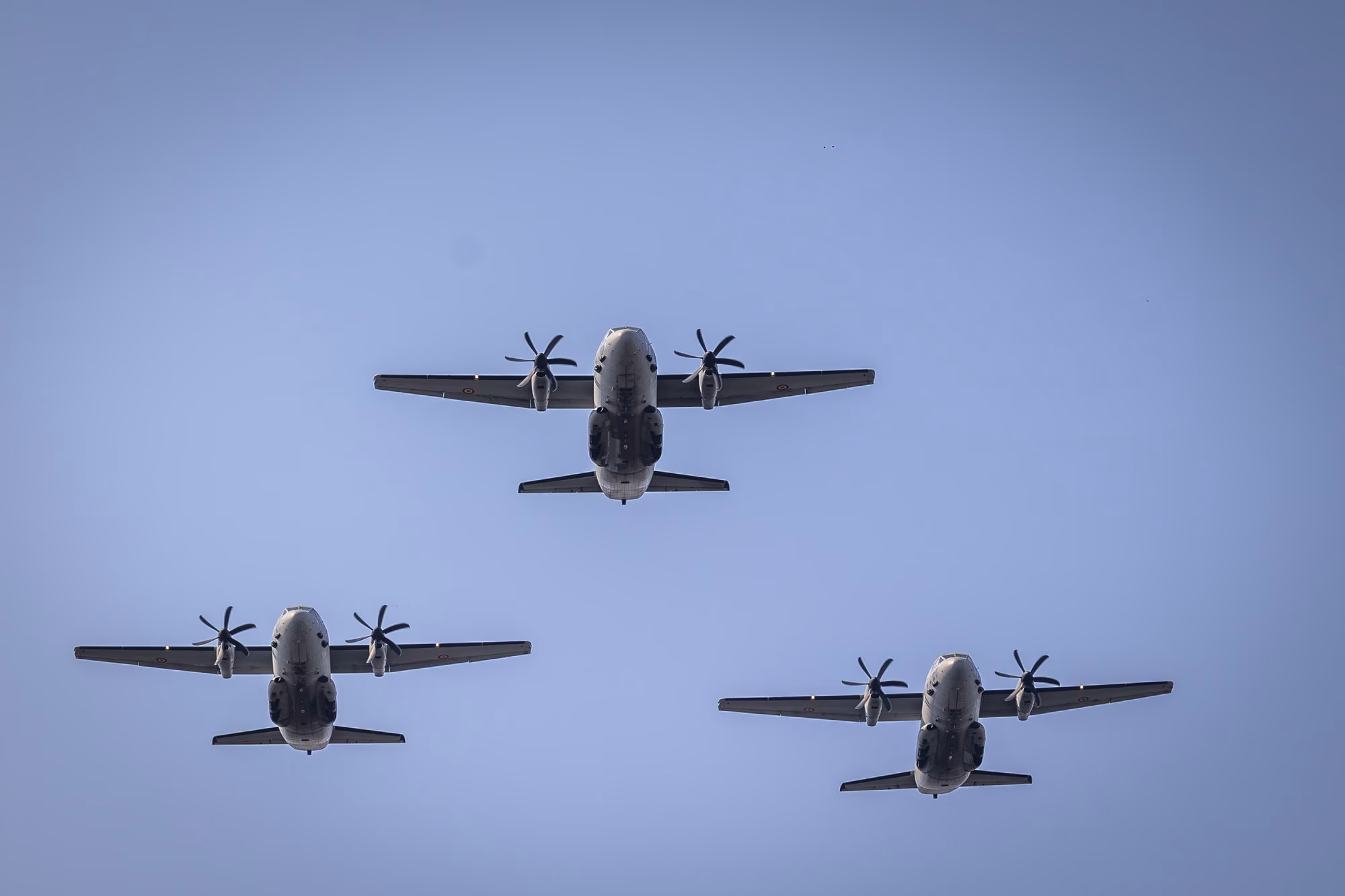 Három C-27J Spartan kötelékben. Fotó: AdiCoco.com