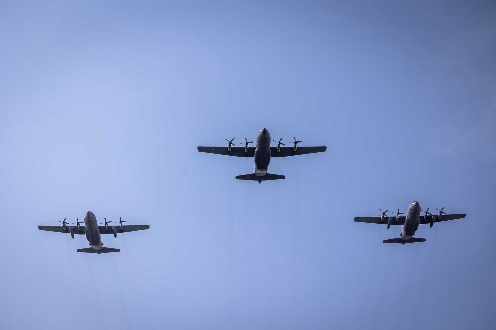 Szállítókötelék: C-130 és C-27J. Fotó: AdiCoco.com