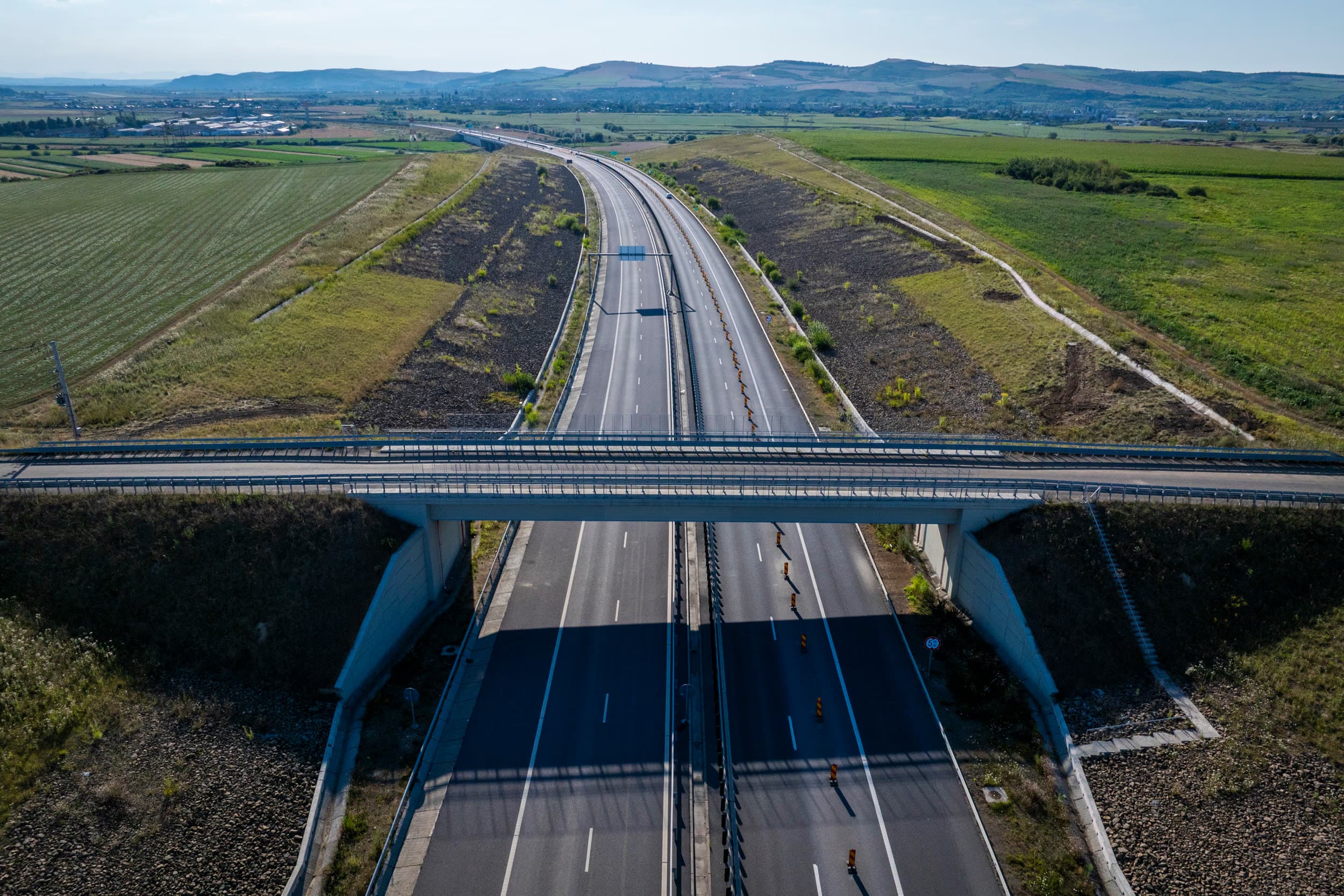 Pasajul peste autostrada A3, văzut frontal