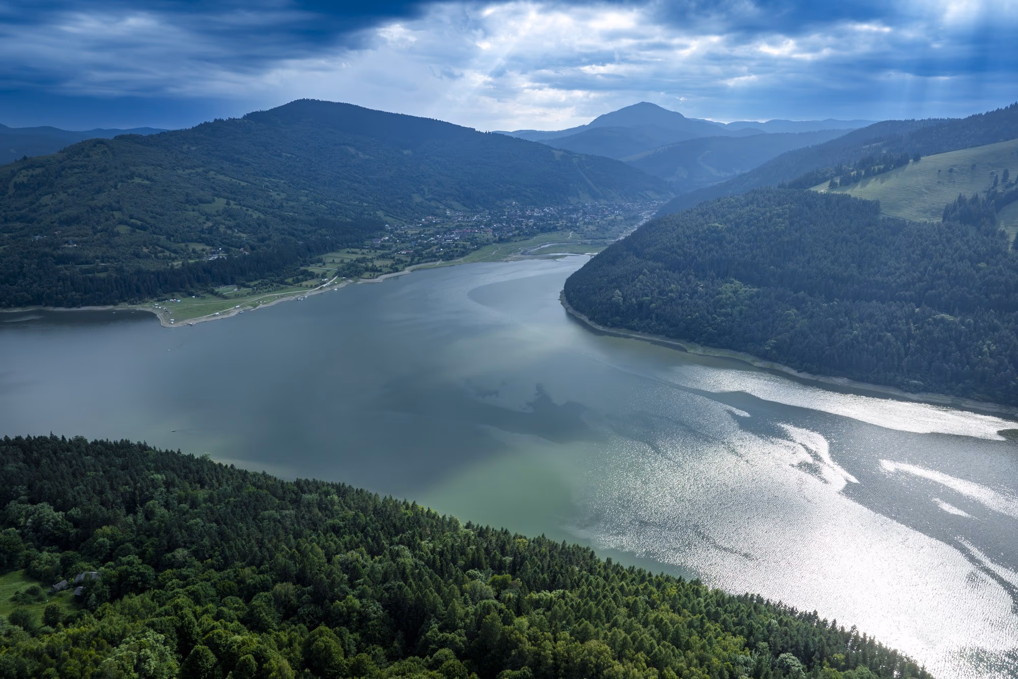 Sediment banks surfacing at the head of Lake Bicaz