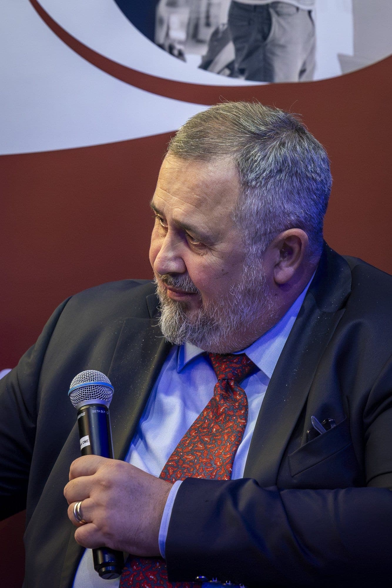 Gabriel Bambache, a második panel moderátora a ROFMA molinója előtt
